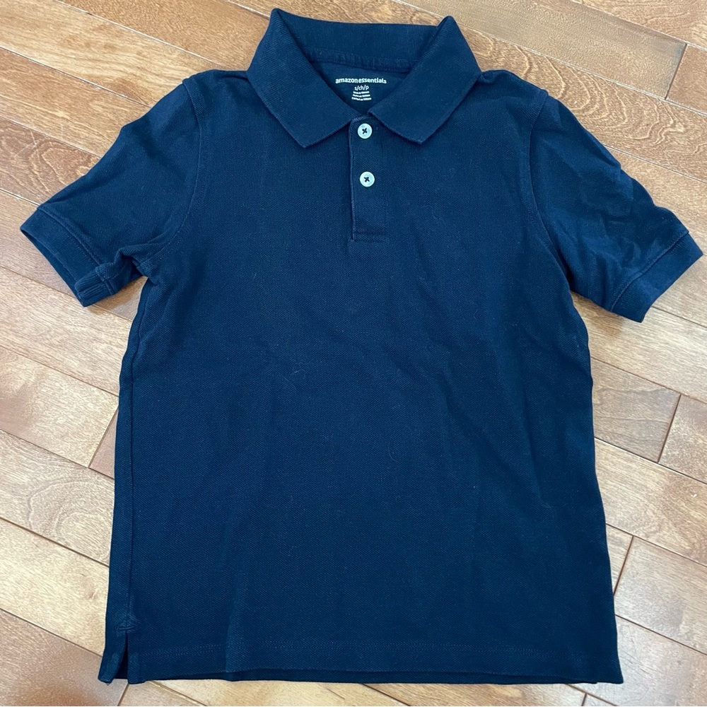 boys size small amazon essentials navy collared short sleeve shirt!